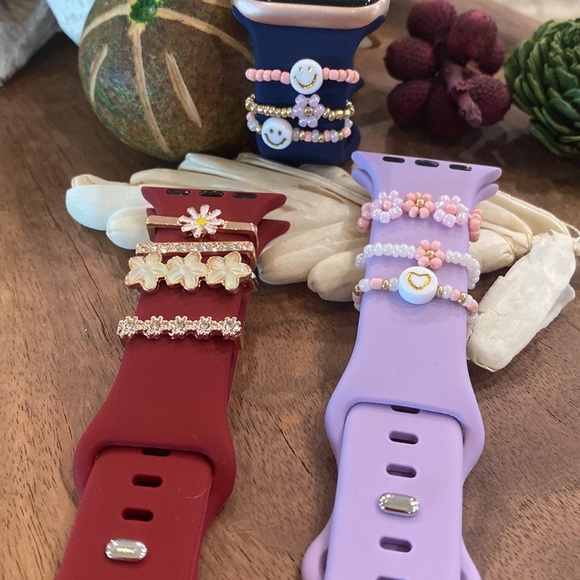 Maroon Daisy Charm Apple Watch Band - Picture 3 of 3